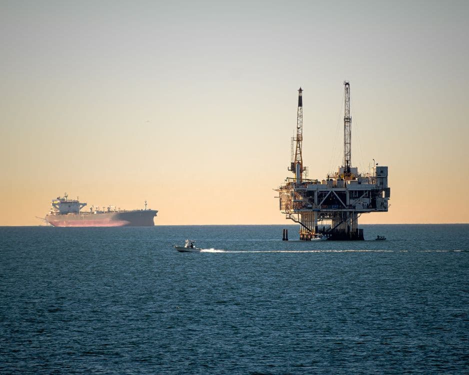 Brent crude jumps above 90 dollars as Trump declares US Iran deal over