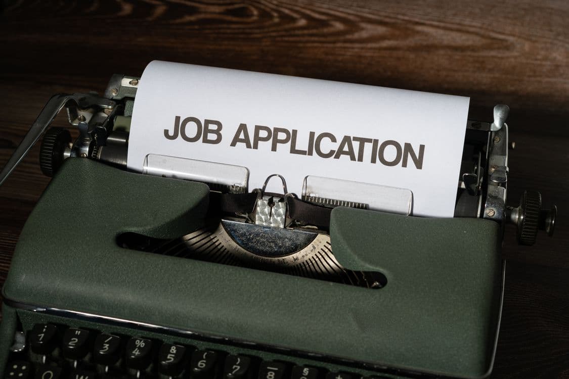 UK unemployment climbs to 4.9 percent as the jobs market loses momentum