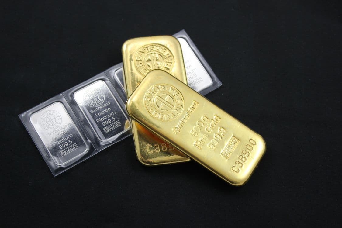Gold holds above 4,100 dollars as investors keep hedging against Iran conflict