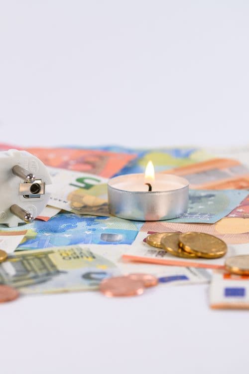 Energy Price Cap Rise of 13 Percent Set to Push UK Inflation Toward 3.5 Percent