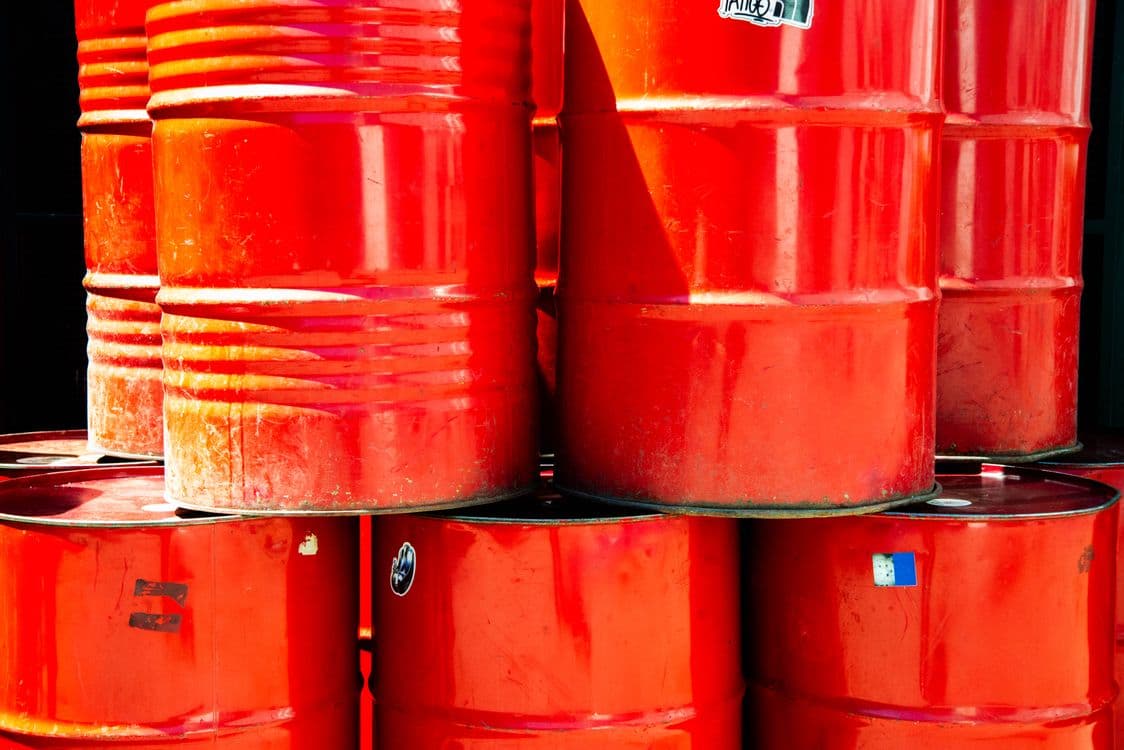 Oil Markets Brace for OPEC and IEA Reports as Brent Holds Near 90 Dollars