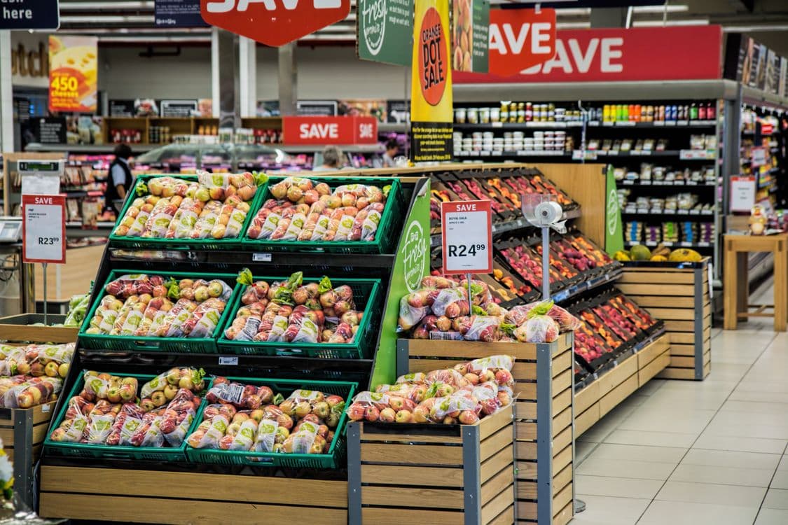 UK Inflation Falls to 2.6 Percent as Food Prices Cool to Two Year Low